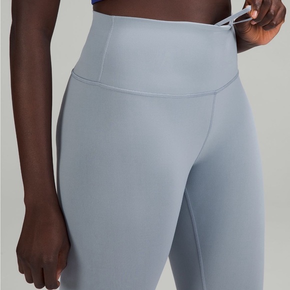 NWT Wunder Train High Rise Crop 23” - Picture 2 of 4